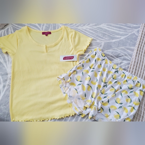 Carter's Other - Yellow Pajama Set with Lemon Print Shorts